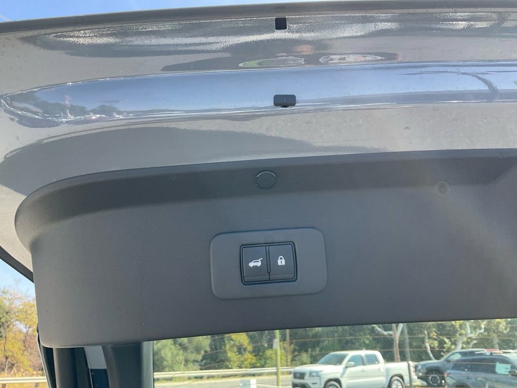 New 2026 Nissan Leaf Platinum+ image 10