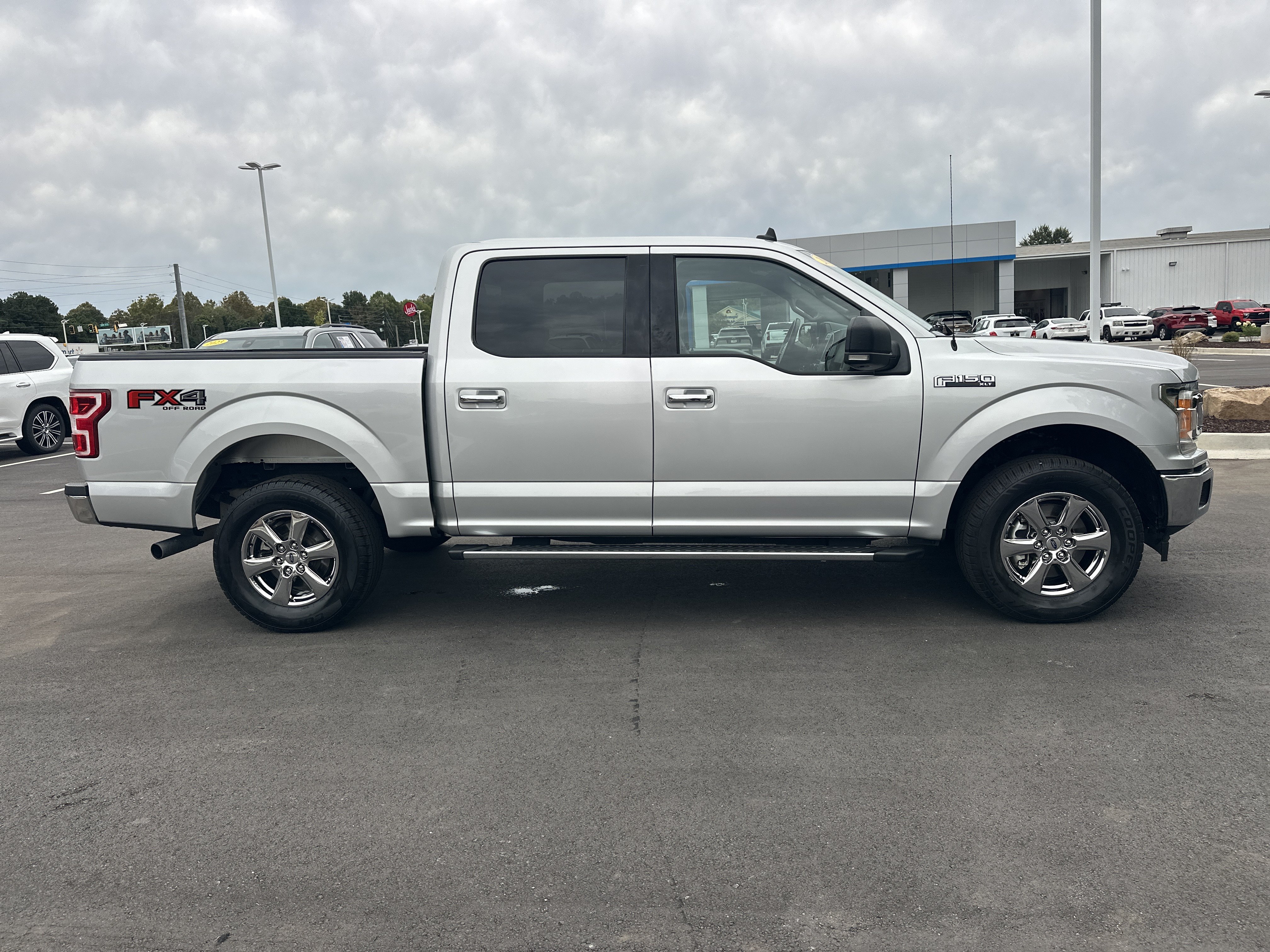 Used 2019 Ford F150 XLT w/ Equipment Group 302A Luxury AWD/4WD image 9
