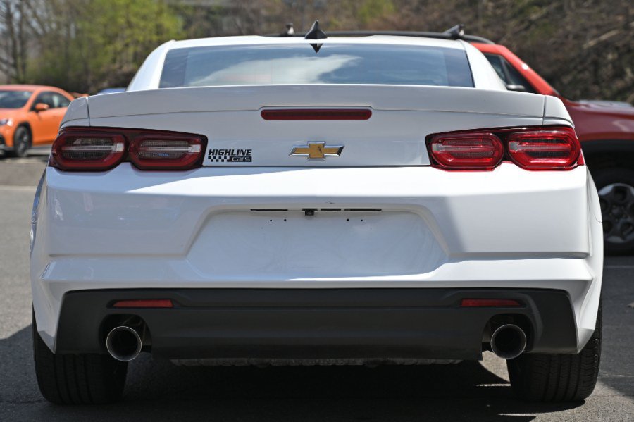 Used 2022 Chevrolet Camaro LT w/ Technology Package RWD image 4