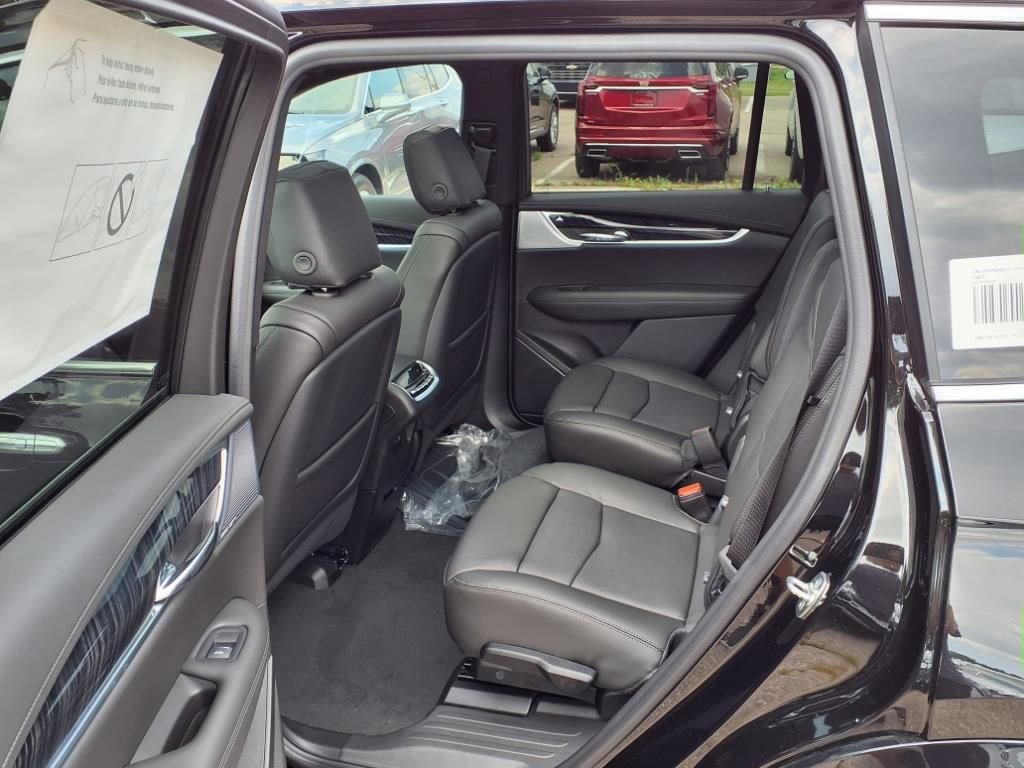 New 2025 Cadillac XT6 Premium Luxury w/ Technology Package image 8