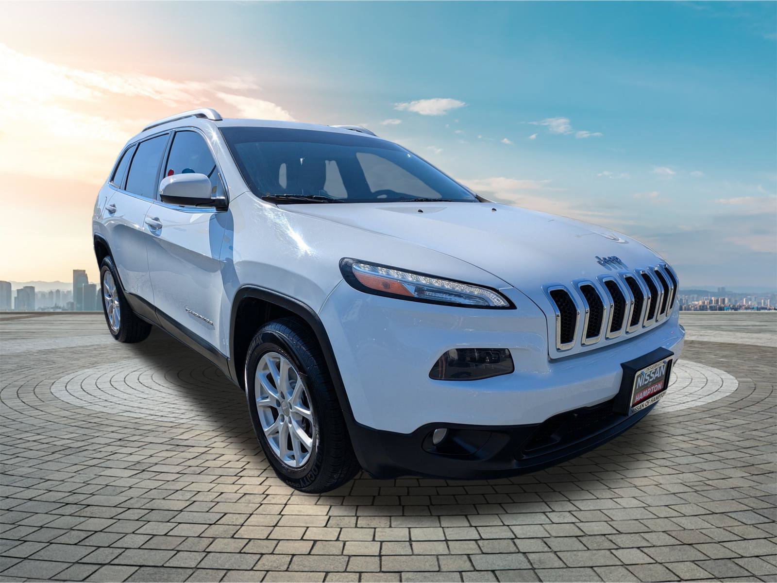 Used 2015 Jeep Cherokee Latitude w/ Cold Weather Group AWD/4WD image 2