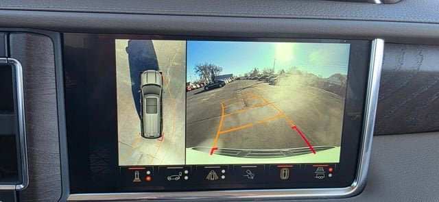 Used 2024 GMC Yukon Denali w/ Advanced Technology Package AWD/4WD image 25