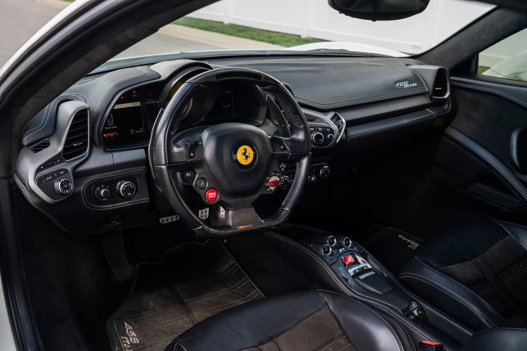 Used 2012 Ferrari 458 Italia Coupe RWD image 13