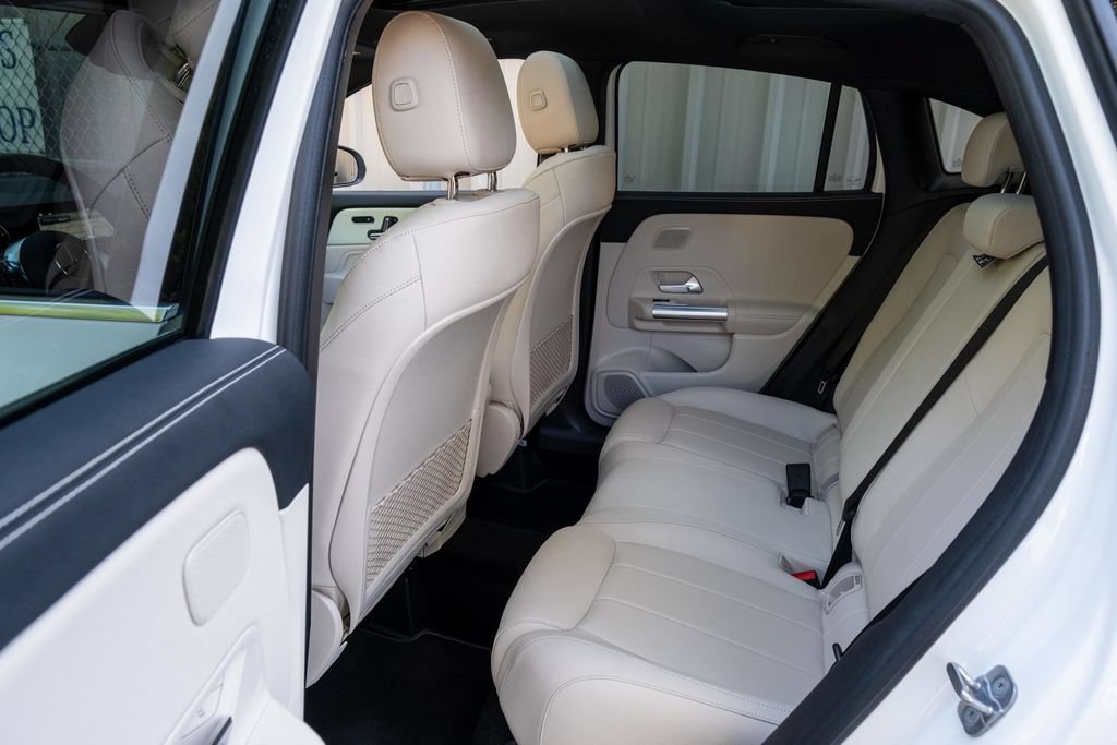 Used 2026 Mercedes-Benz GLA 250 w/ Sun & Sound Package image 27