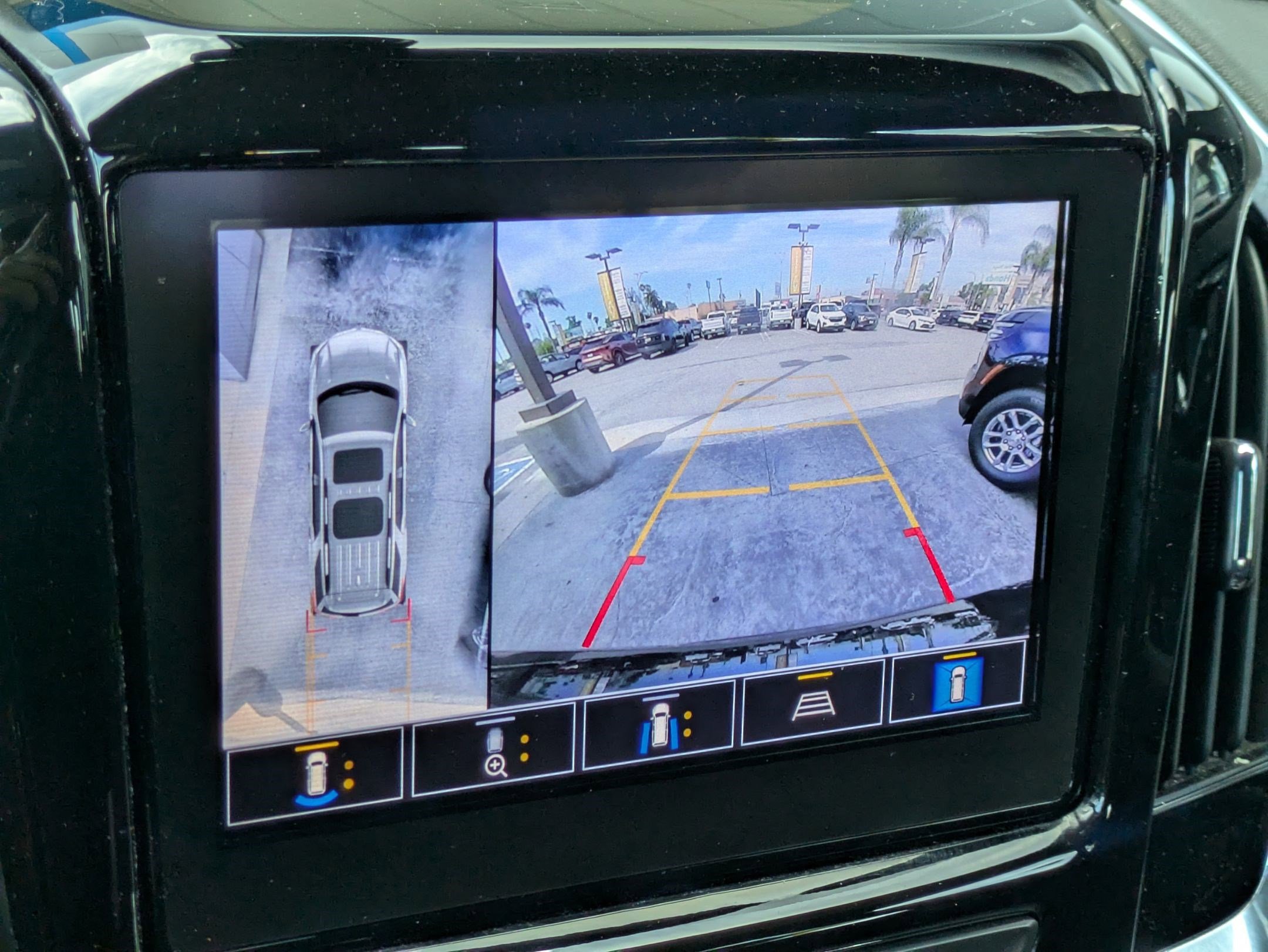 Certified 2023 Chevrolet Traverse RS w/ LPO, Floor Liner Package image 19