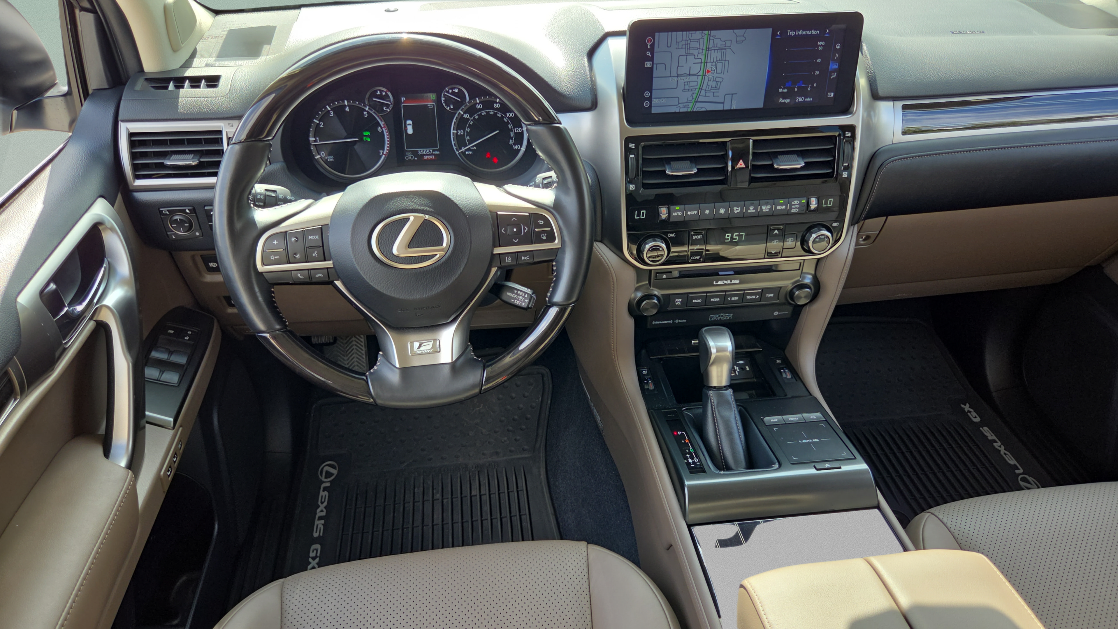 Used 2023 Lexus GX 460 Luxury w/ Accessory Package AWD/4WD image 11