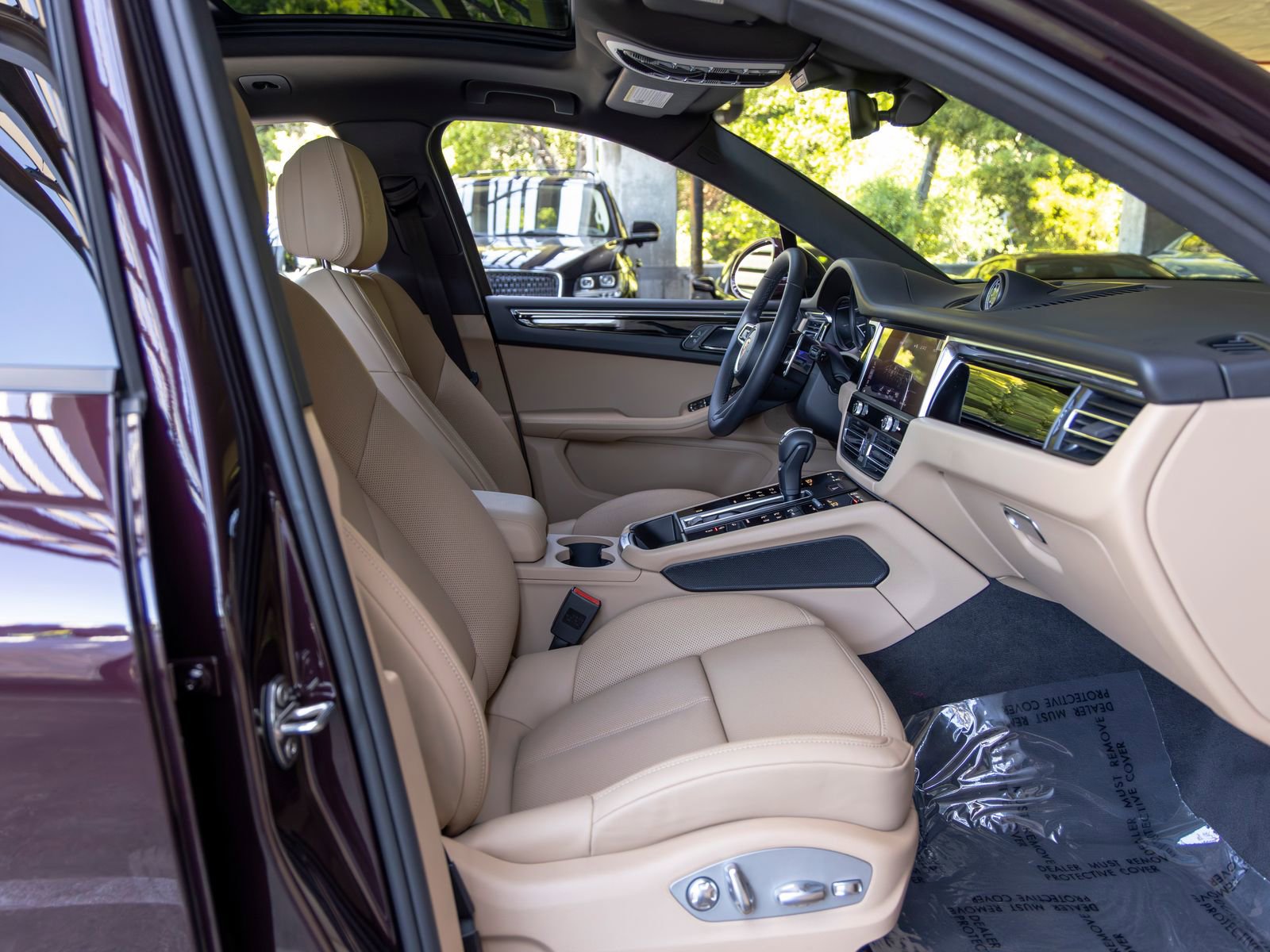 Certified 2026 Porsche Macan AWD/4WD image 58