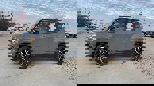 Used 2022 Jeep Compass Limited w/ Sun and Sound Group image 5