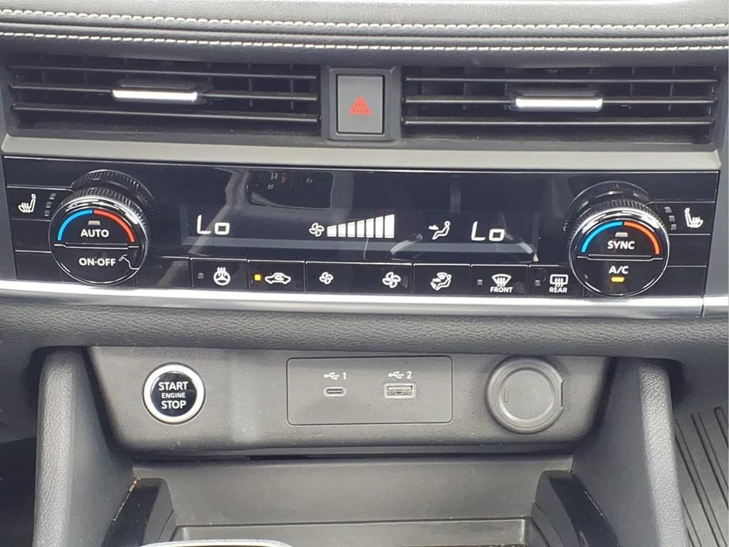 Used 2023 Nissan Rogue SV w/ SV Premium B Package FWD image 19