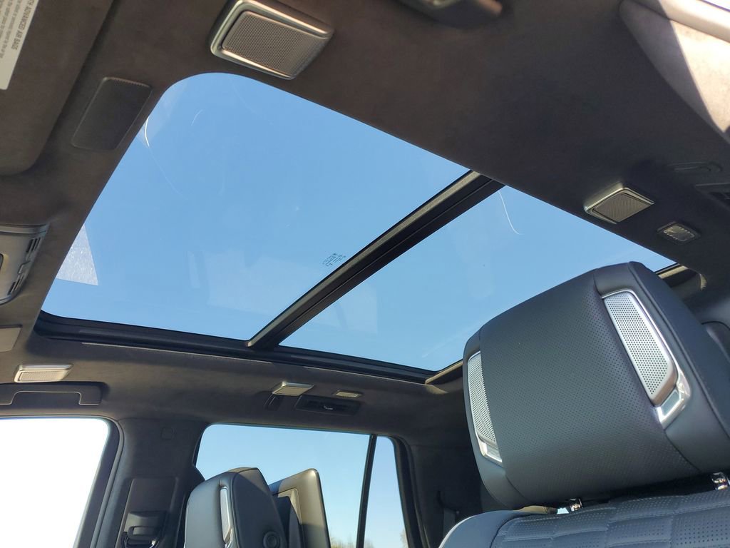 Used 2023 Cadillac Escalade Sport Platinum w/ Heavy-Duty Trailer Package image 6