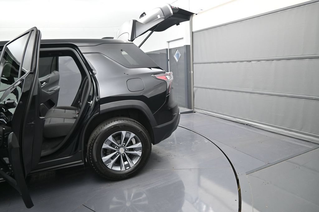 Certified 2026 Chevrolet Equinox LT w/ Safety and Technology Package AWD/4WD image 12