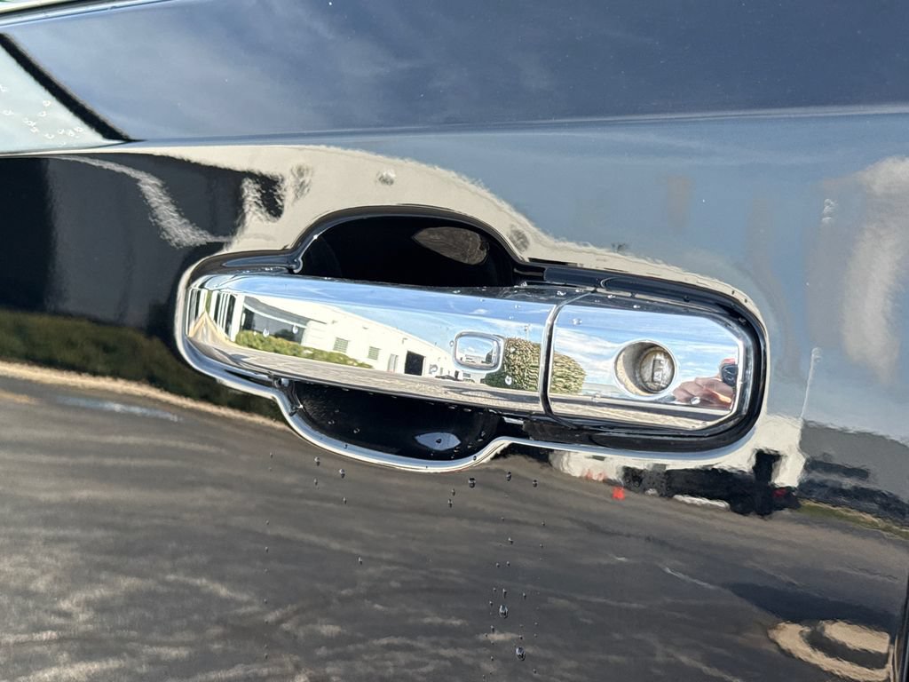 Certified 2025 GMC Sierra 1500 Denali AWD/4WD image 13