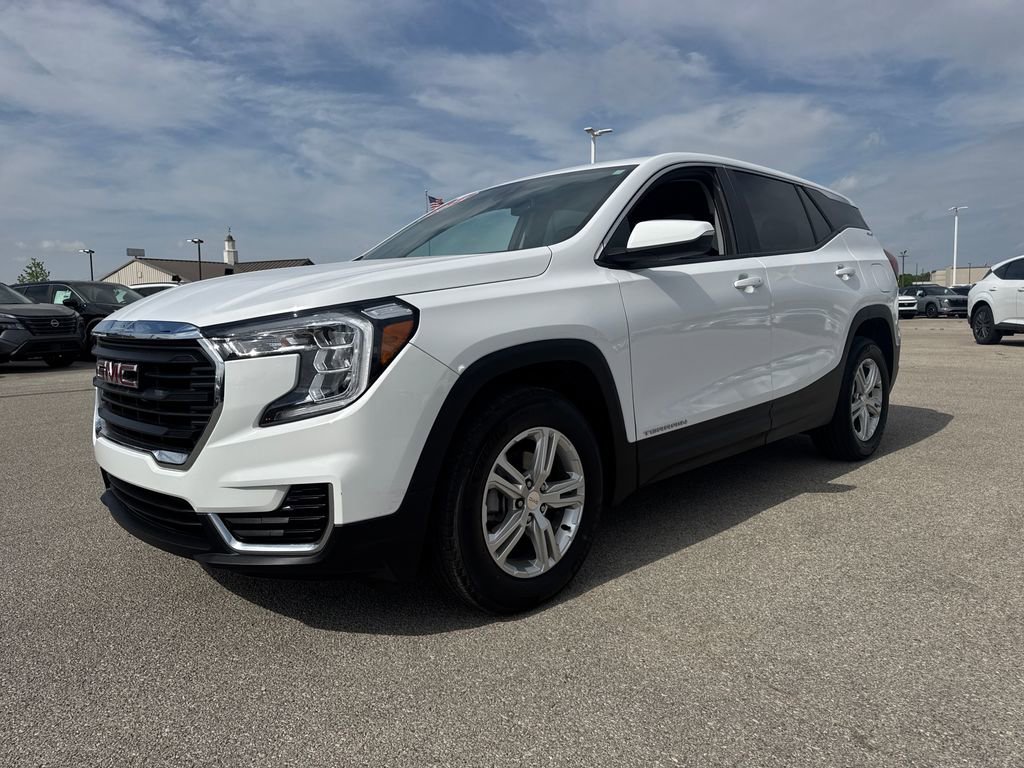 Used 2024 GMC Terrain SLE video 2