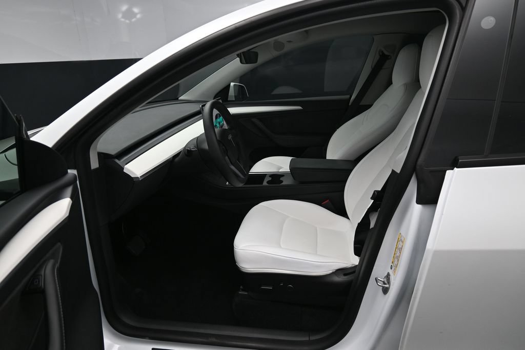 Used 2023 Tesla Model Y Long Range AWD/4WD image 9