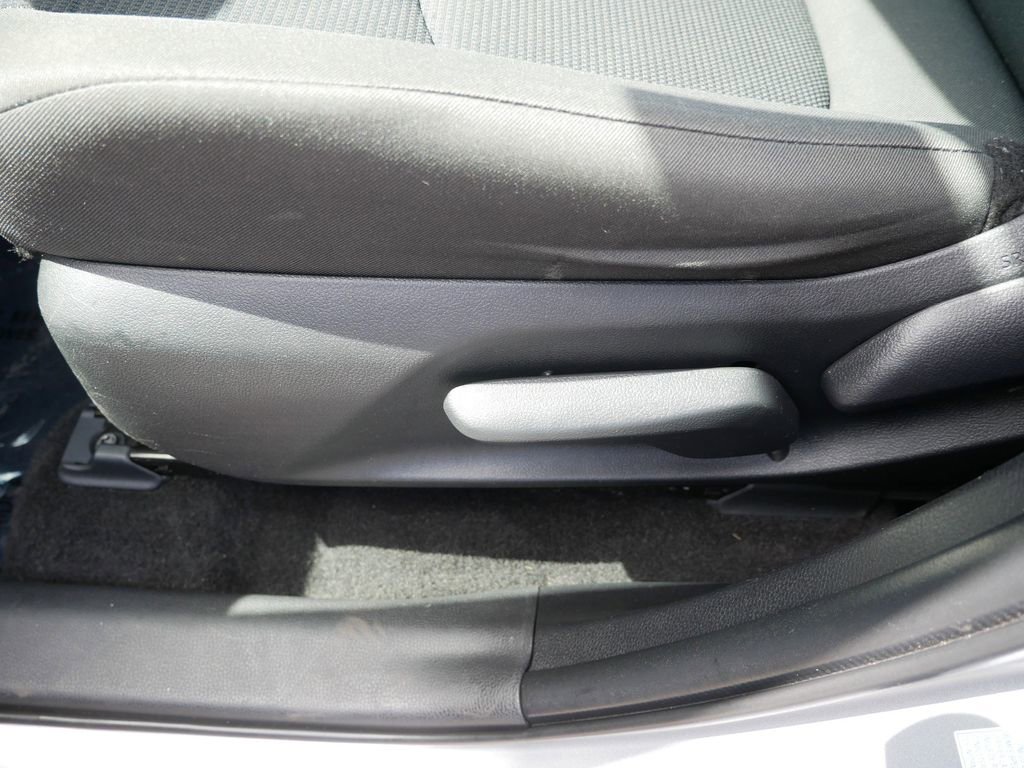 Certified 2022 Toyota RAV4 LE AWD/4WD image 15