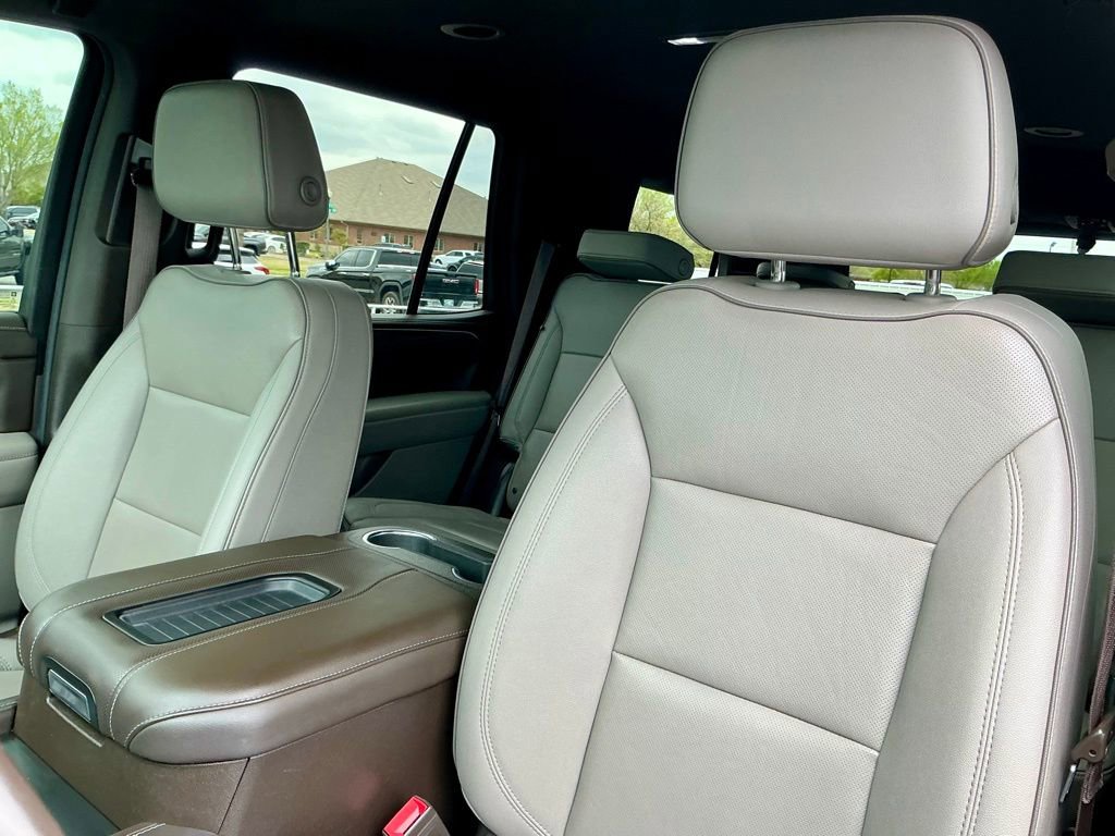 Used 2023 GMC Yukon SLT AWD/4WD image 38
