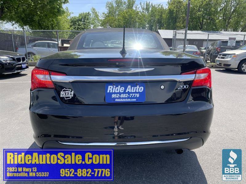 Used 2013 Chrysler 200 Touring FWD image 6