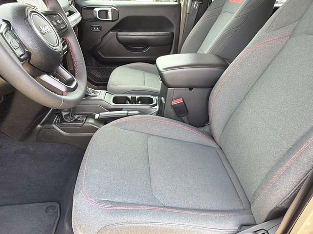 Used 2025 Jeep Wrangler Unlimited Rubicon AWD/4WD image 16