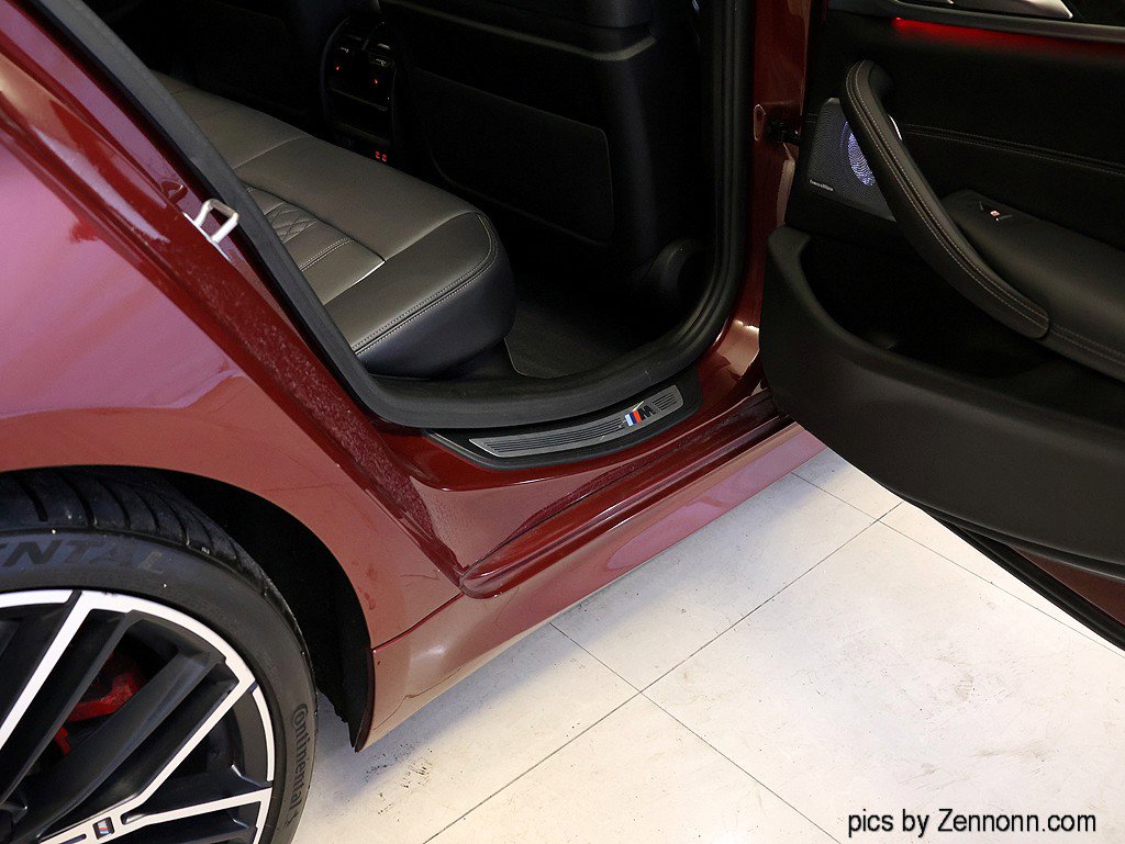 Certified 2022 BMW M550i xDrive w/ Executive Package image 35