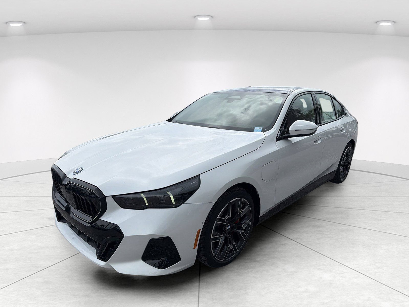 New 2027 BMW 550e xDrive w/ Executive Package AWD/4WD image 8