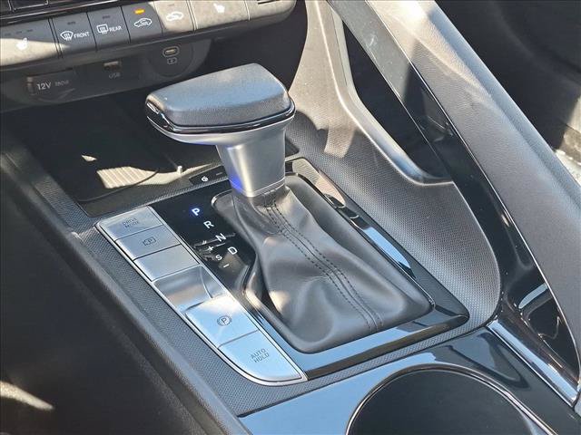 Used 2025 Hyundai Elantra SEL FWD image 12