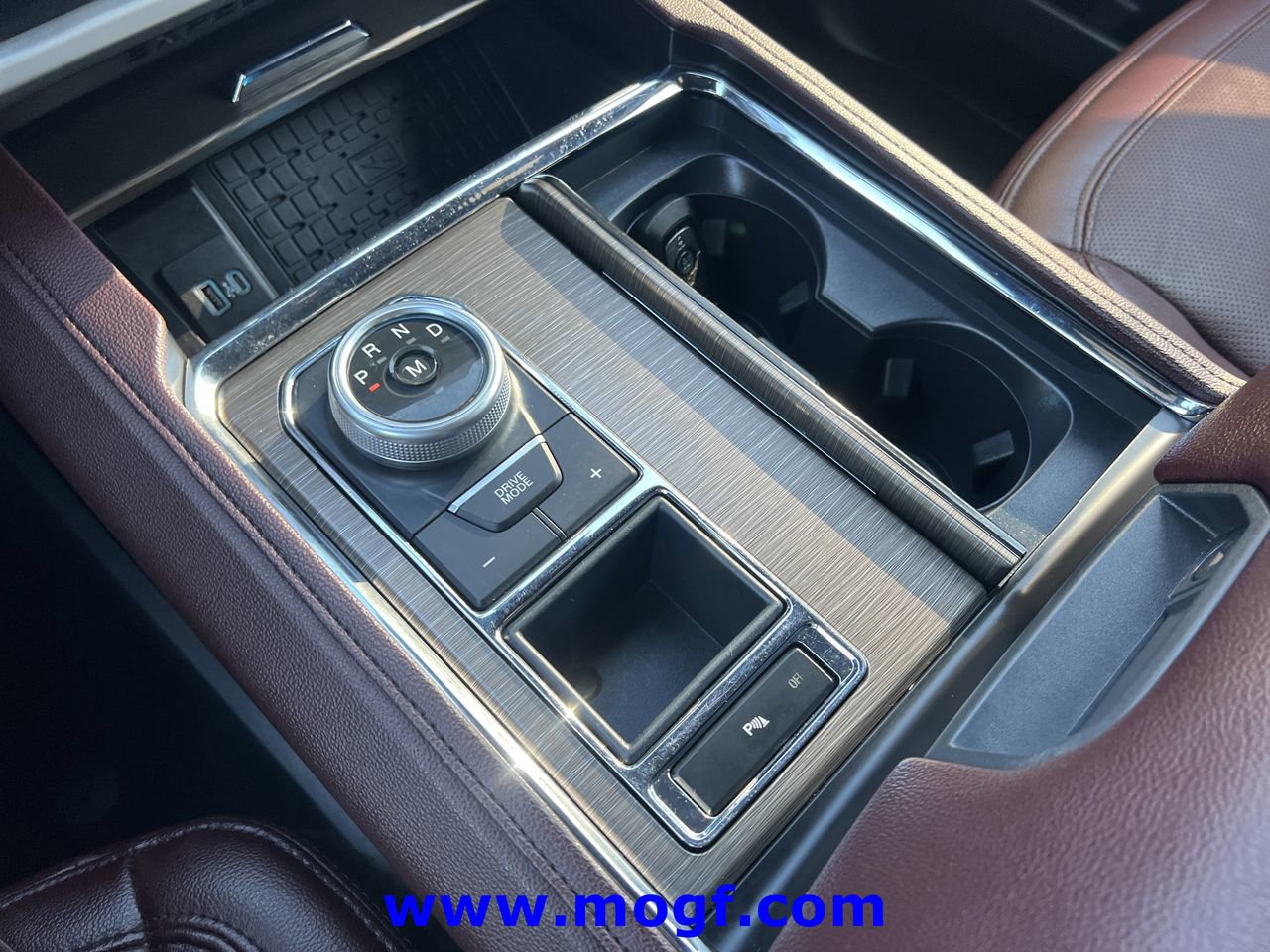 Used 2024 Ford Expedition Limited RWD image 12