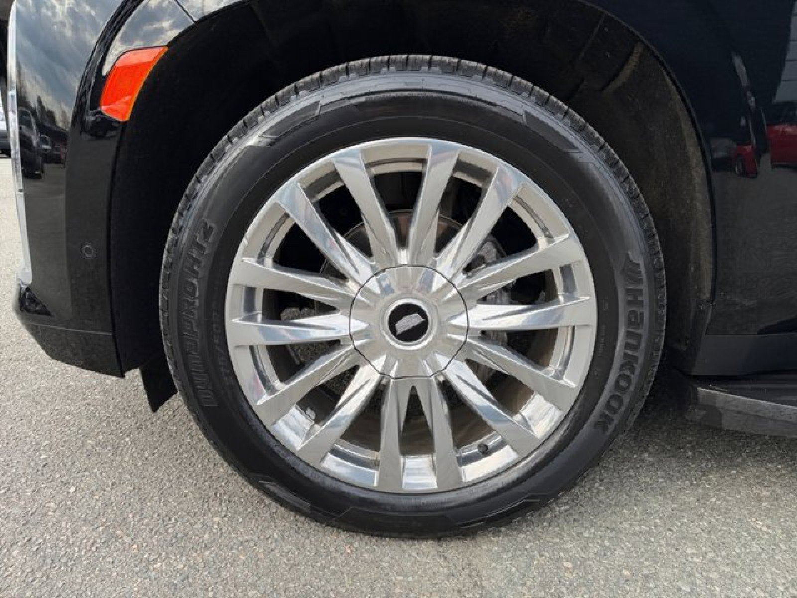 Used 2022 Cadillac Escalade ESV Premium Luxury w/ Performance Package image 9