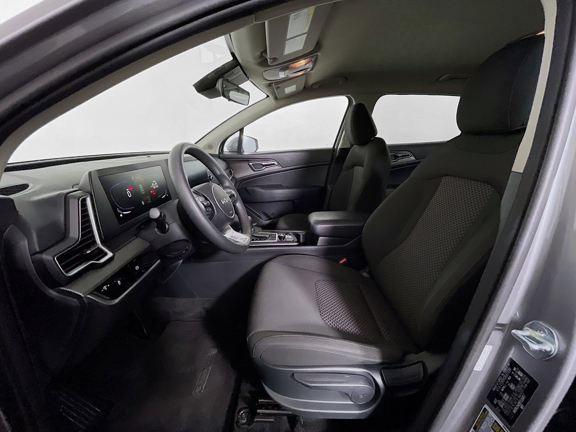 Used 2023 Kia Sportage LX image 13