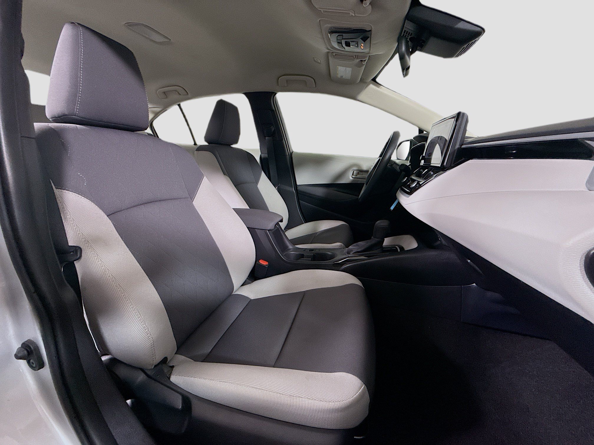 Used 2026 Toyota Corolla LE FWD image 28