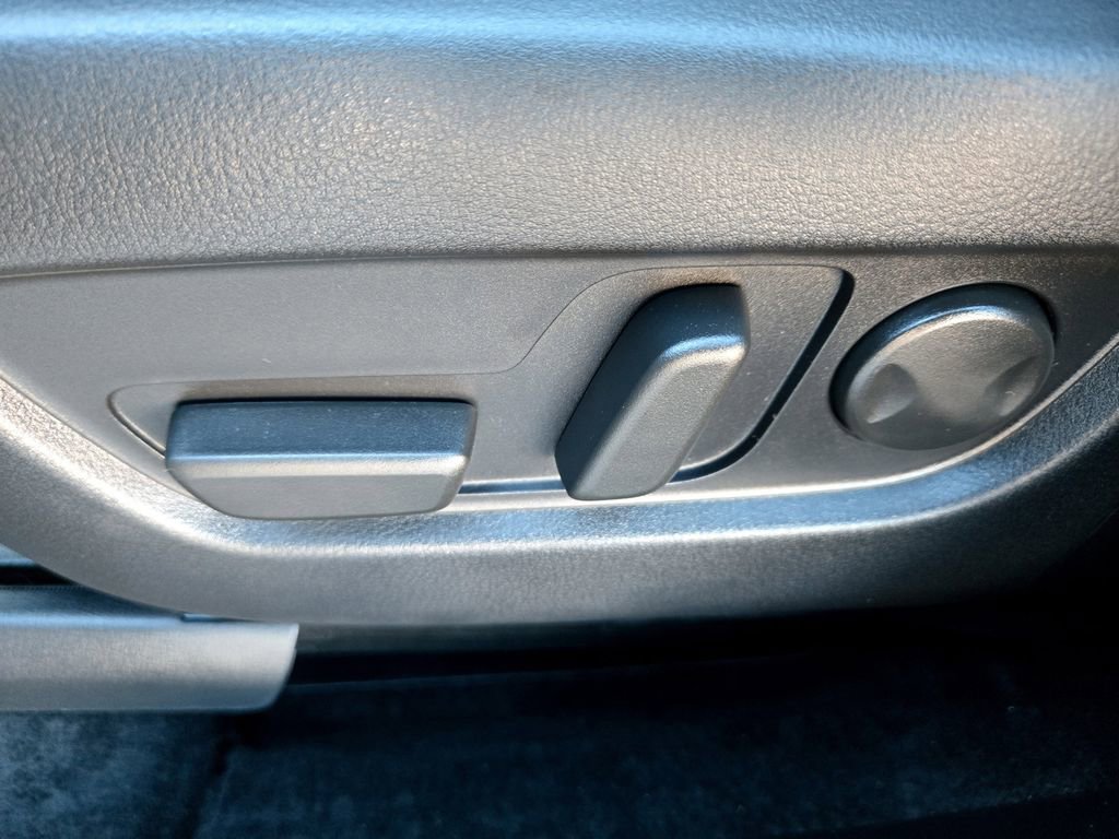 Used 2025 MAZDA CX-70 Plug-In Hybrid w/ Premium Pkg image 26