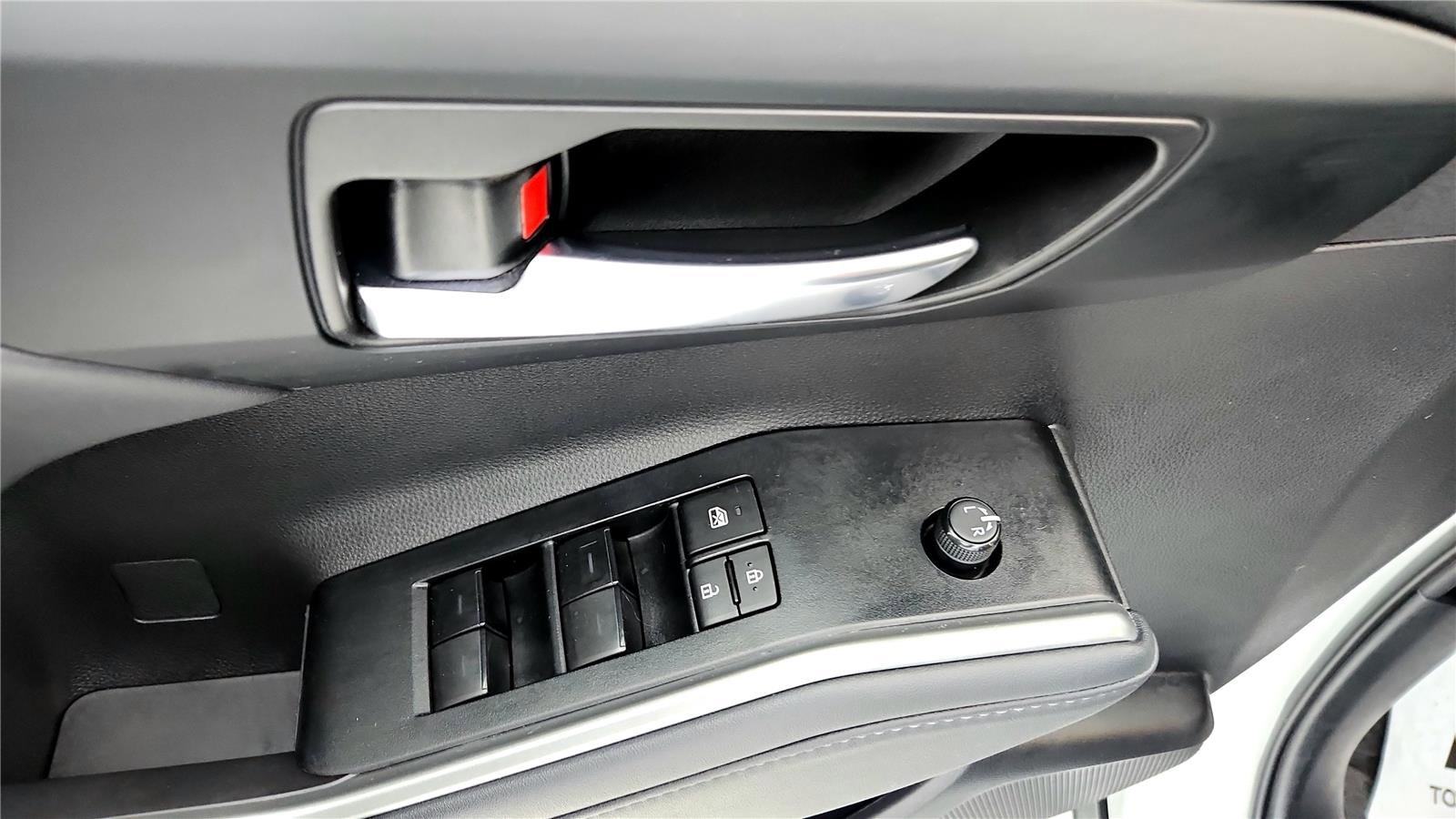 Certified 2022 Toyota Highlander XLE image 33