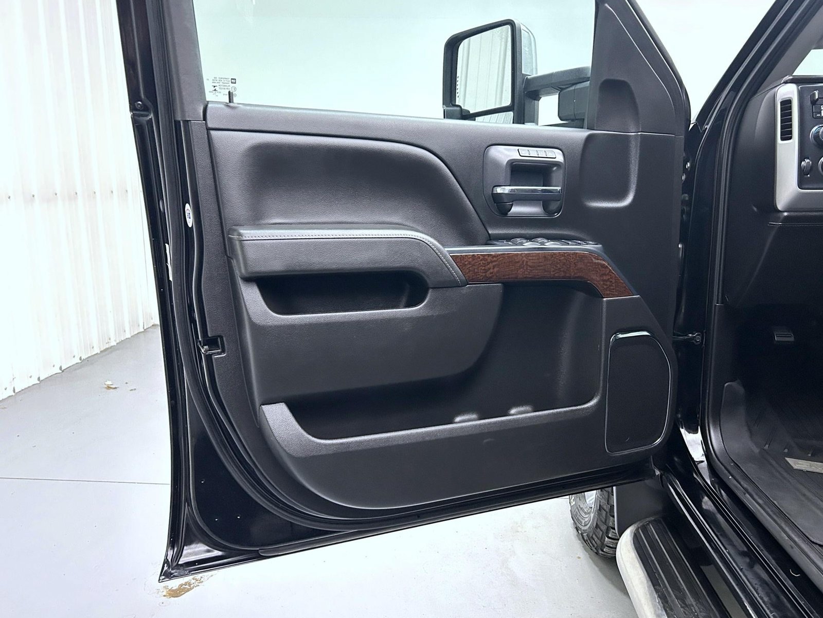 Used 2018 GMC Sierra 2500 SLT AWD/4WD image 9