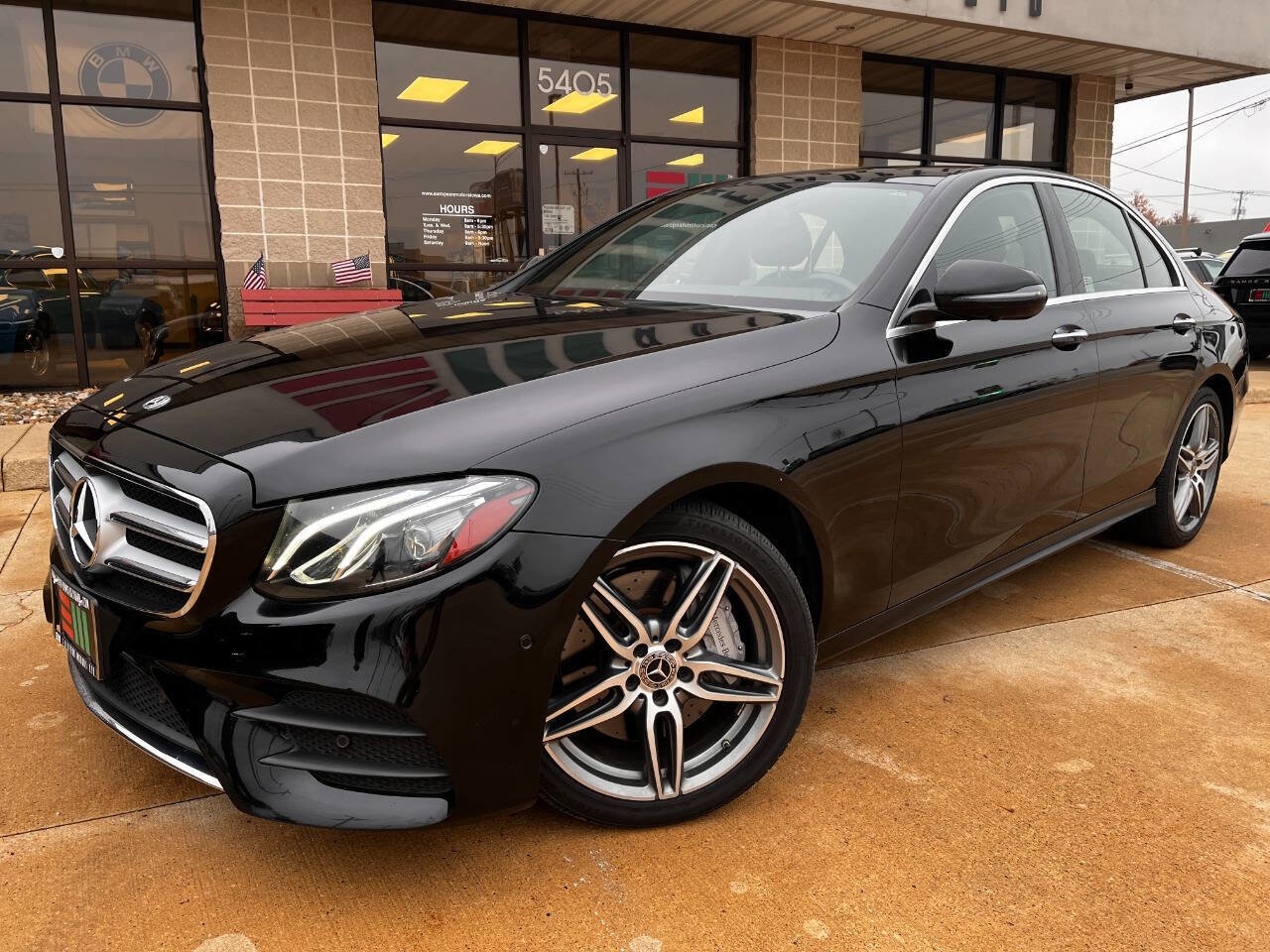 Used 2019 Mercedes-Benz E 300 4MATIC image 2