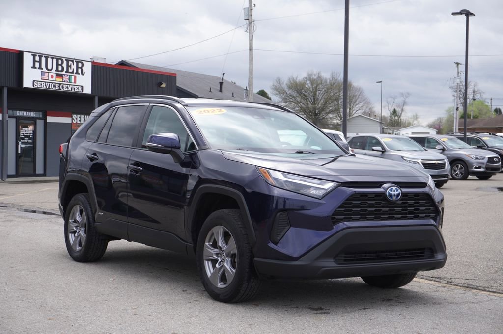 Used 2022 Toyota RAV4 XLE image 9
