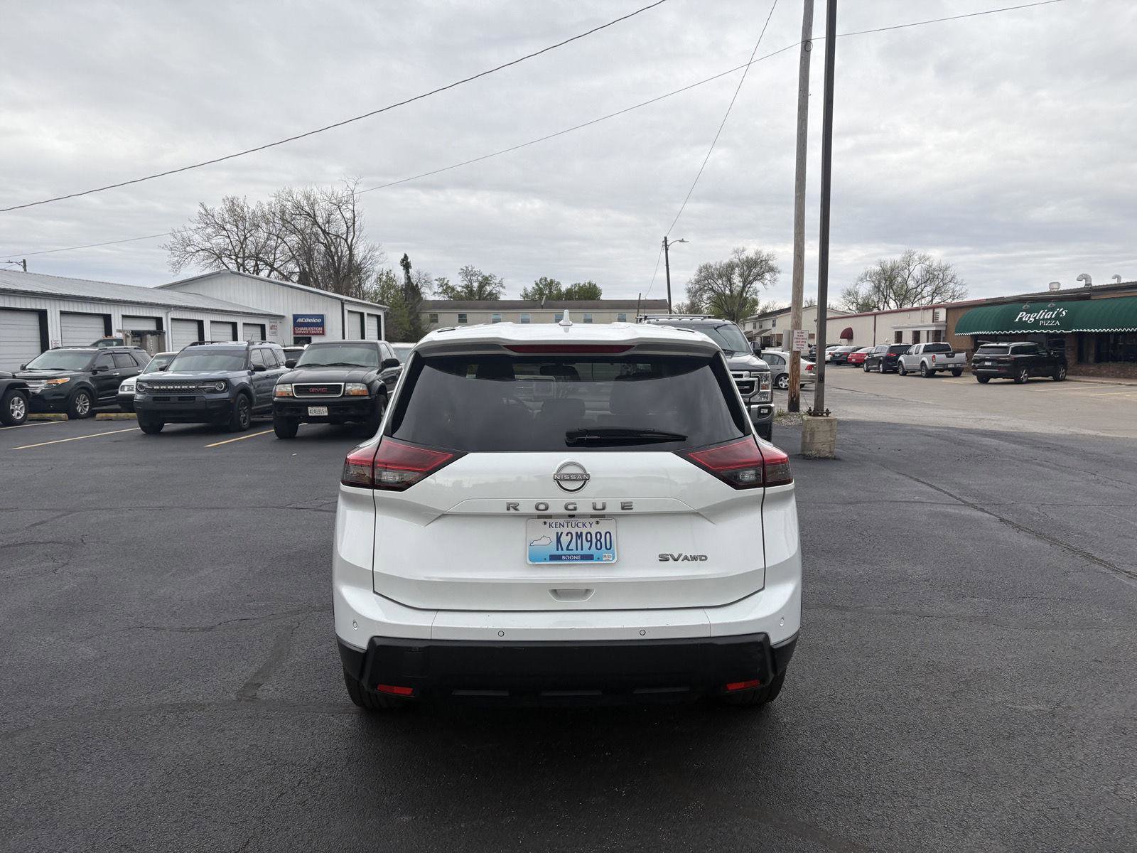 Used 2024 Nissan Rogue SV image 23