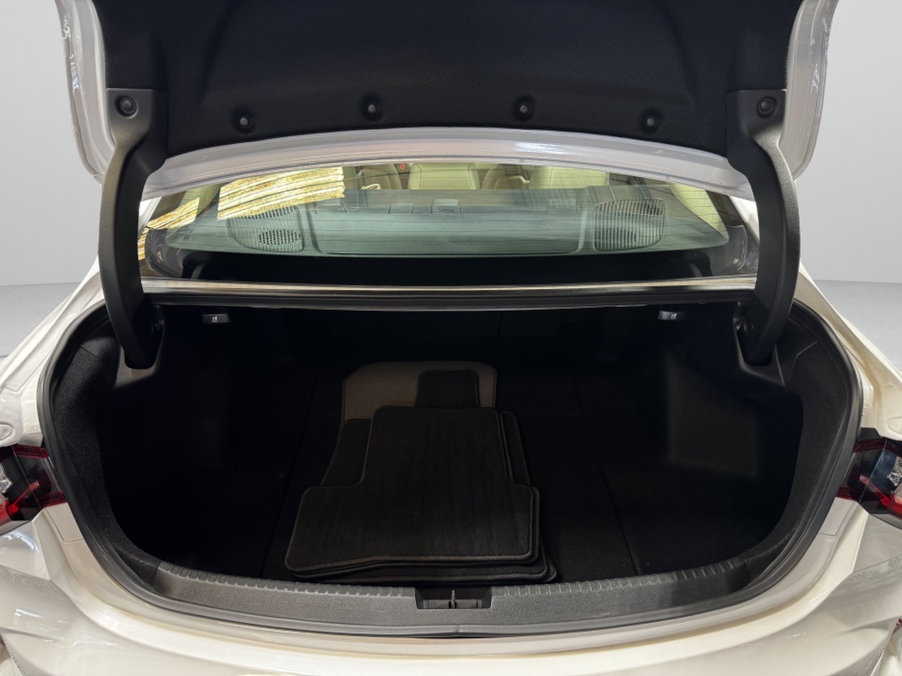Certified 2025 Acura TLX w/ Technology Package FWD image 40