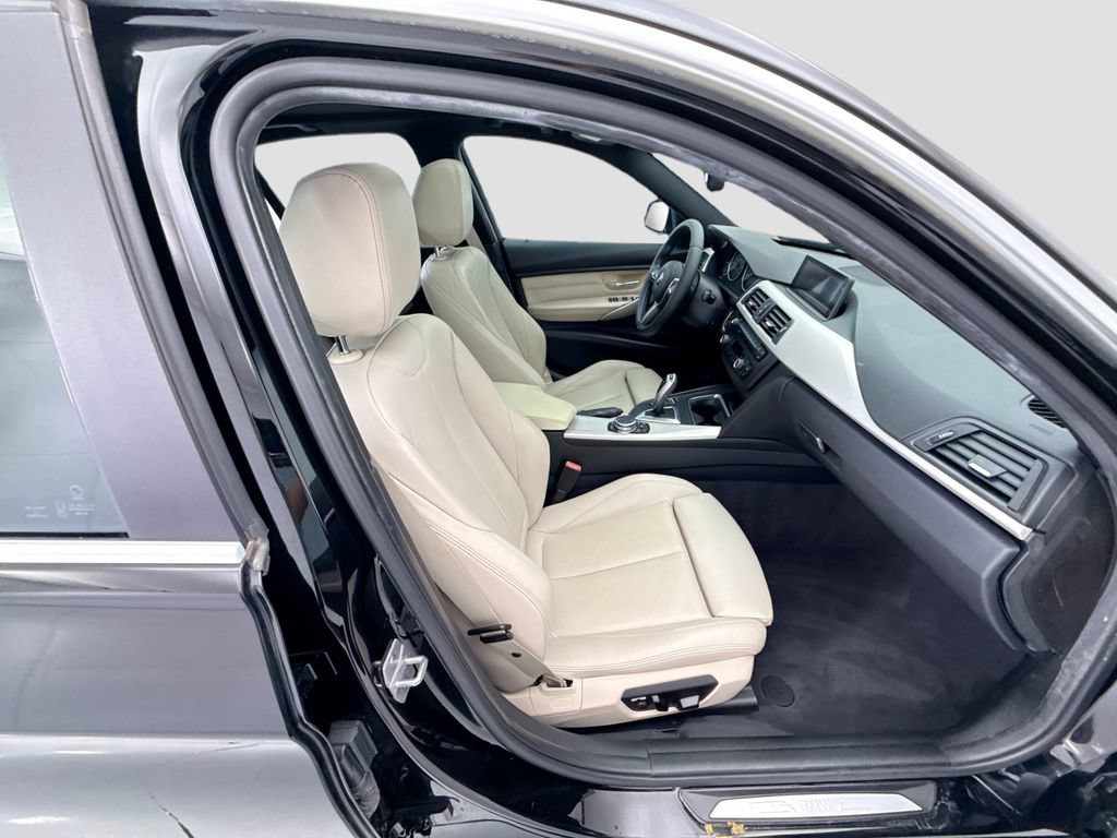 Used 2015 BMW 320i Sedan RWD image 19