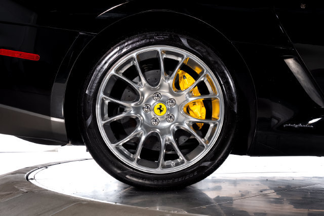 Used 2010 Ferrari 599 GTB Fiorano RWD image 21