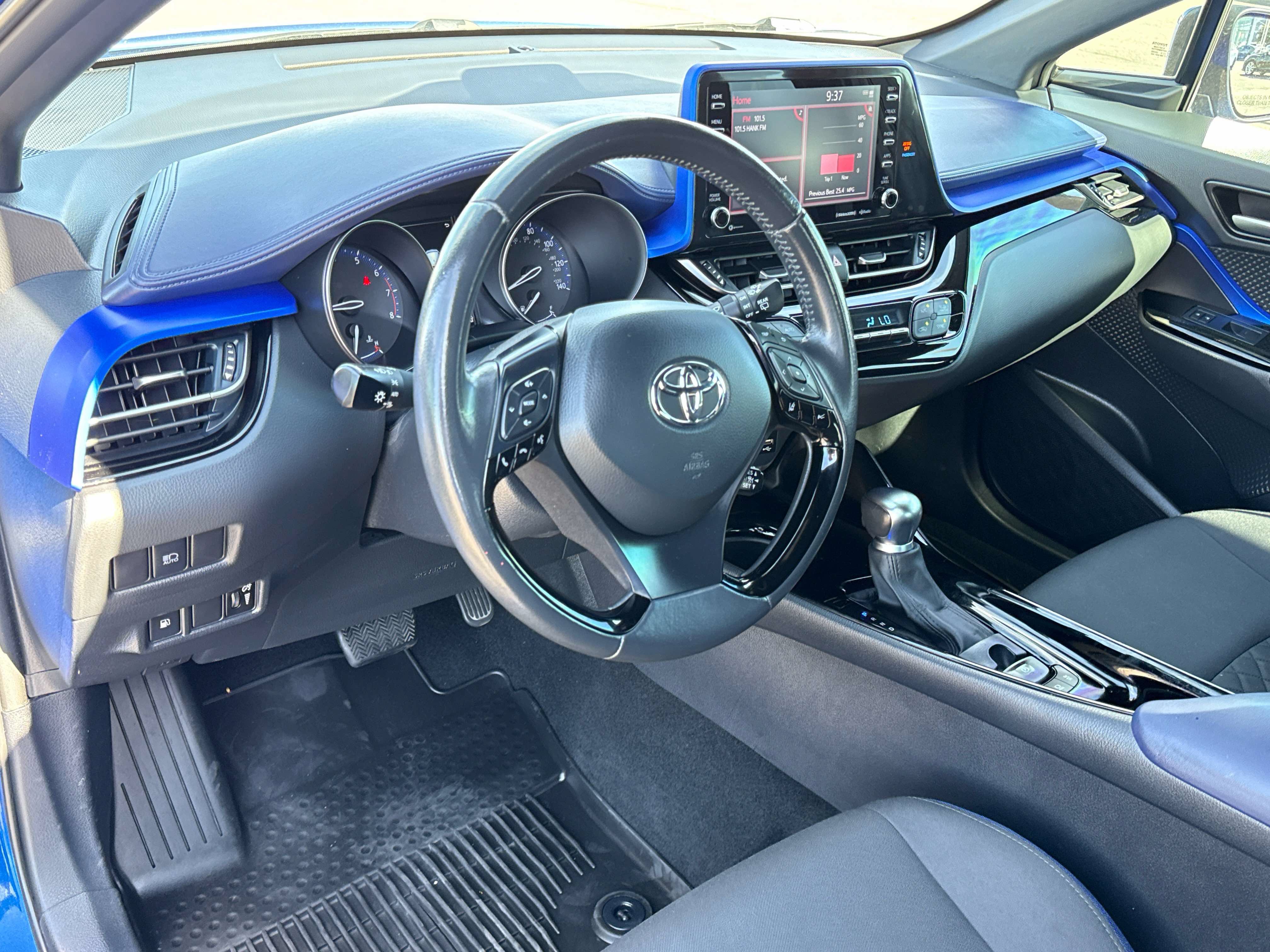 Used 2022 Toyota C-HR XLE FWD image 11