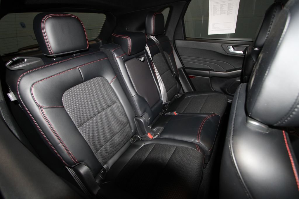 Used 2025 Ford Escape ST-Line Elite image 25