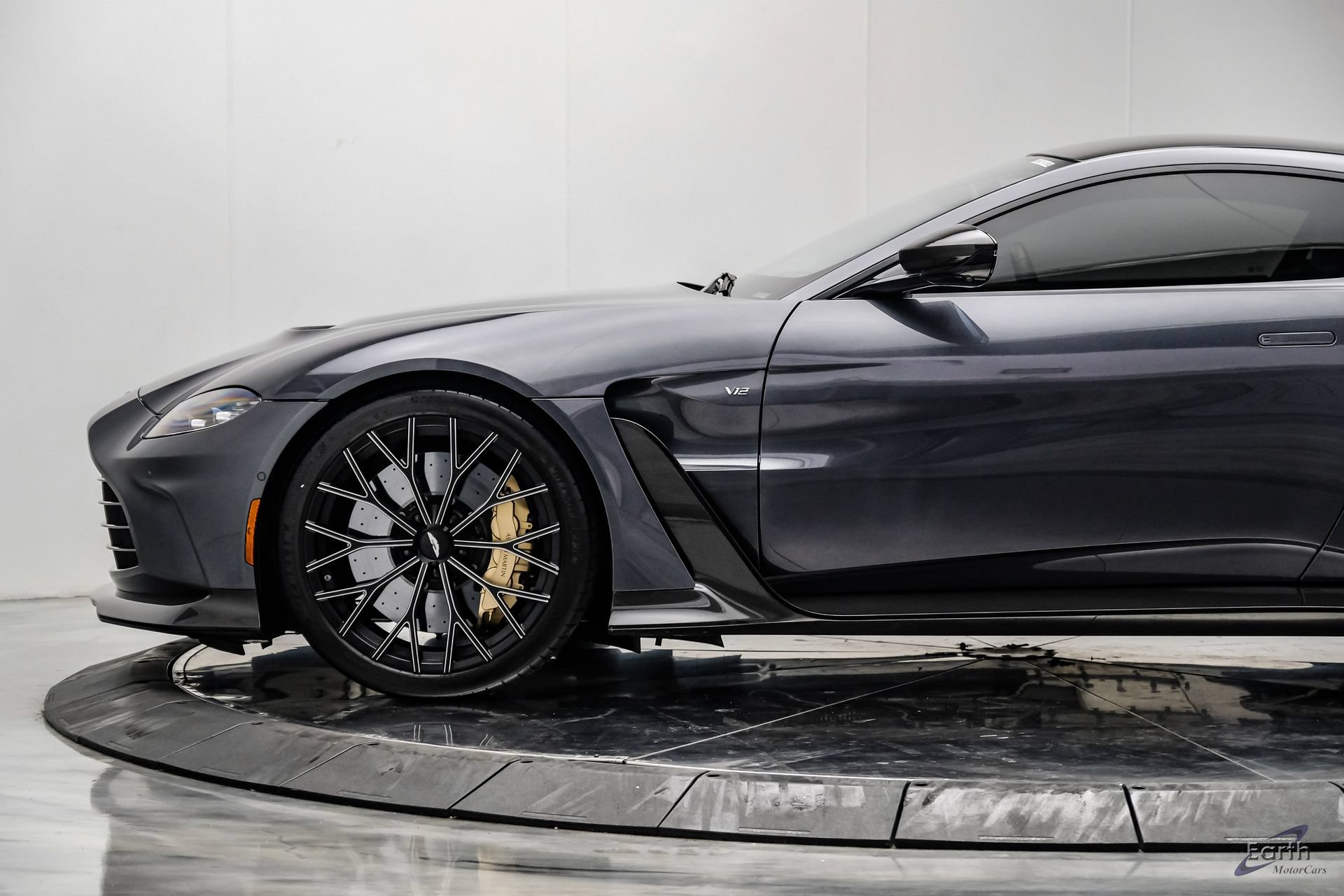 Used 2023 Aston Martin V12 Vantage RWD image 10