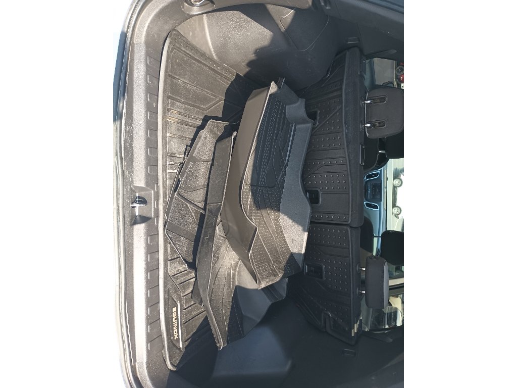 Used 2020 Chevrolet Equinox LS w/ LS Convenience Package image 38