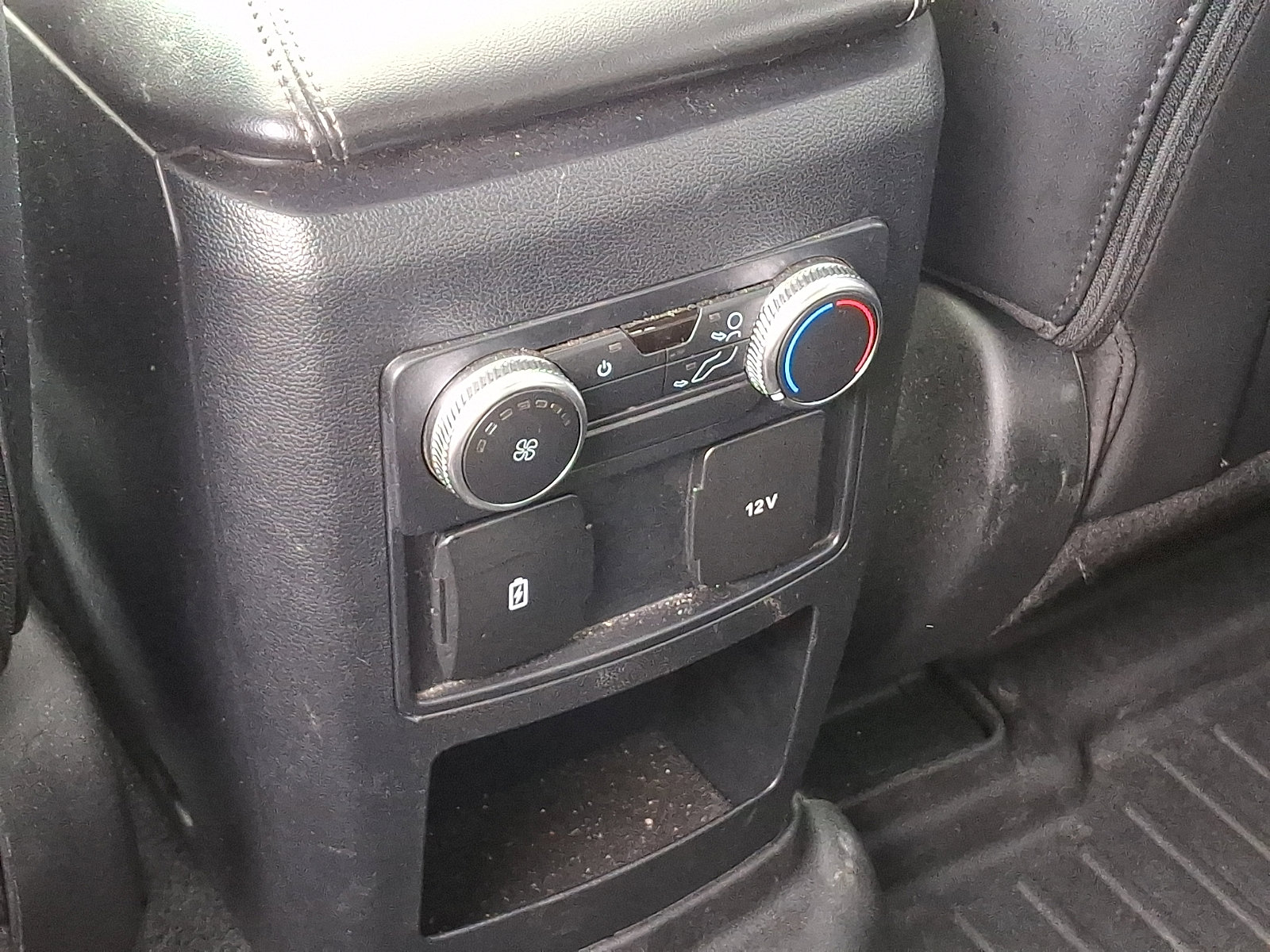 Used 2021 Ford Explorer XLT w/ Equipment Group 202A image 12