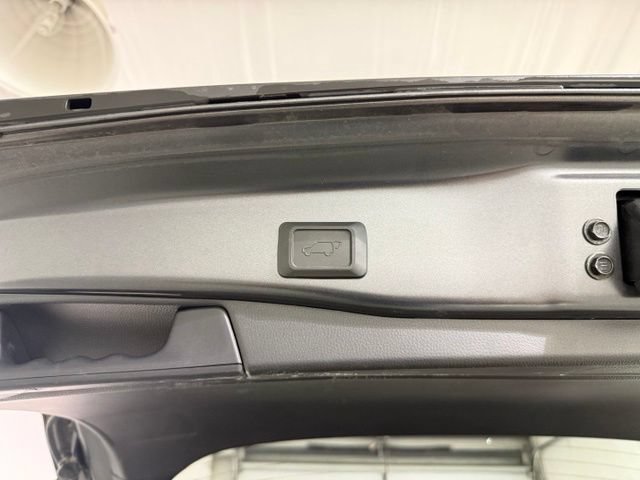 Used 2019 Toyota RAV4 XLE Premium w/ All Weather Liner Package AWD/4WD image 9