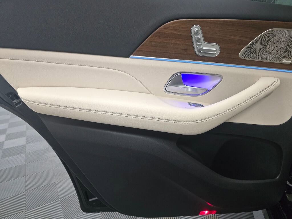 New 2026 Mercedes-Benz GLS 450 4MATIC image 22