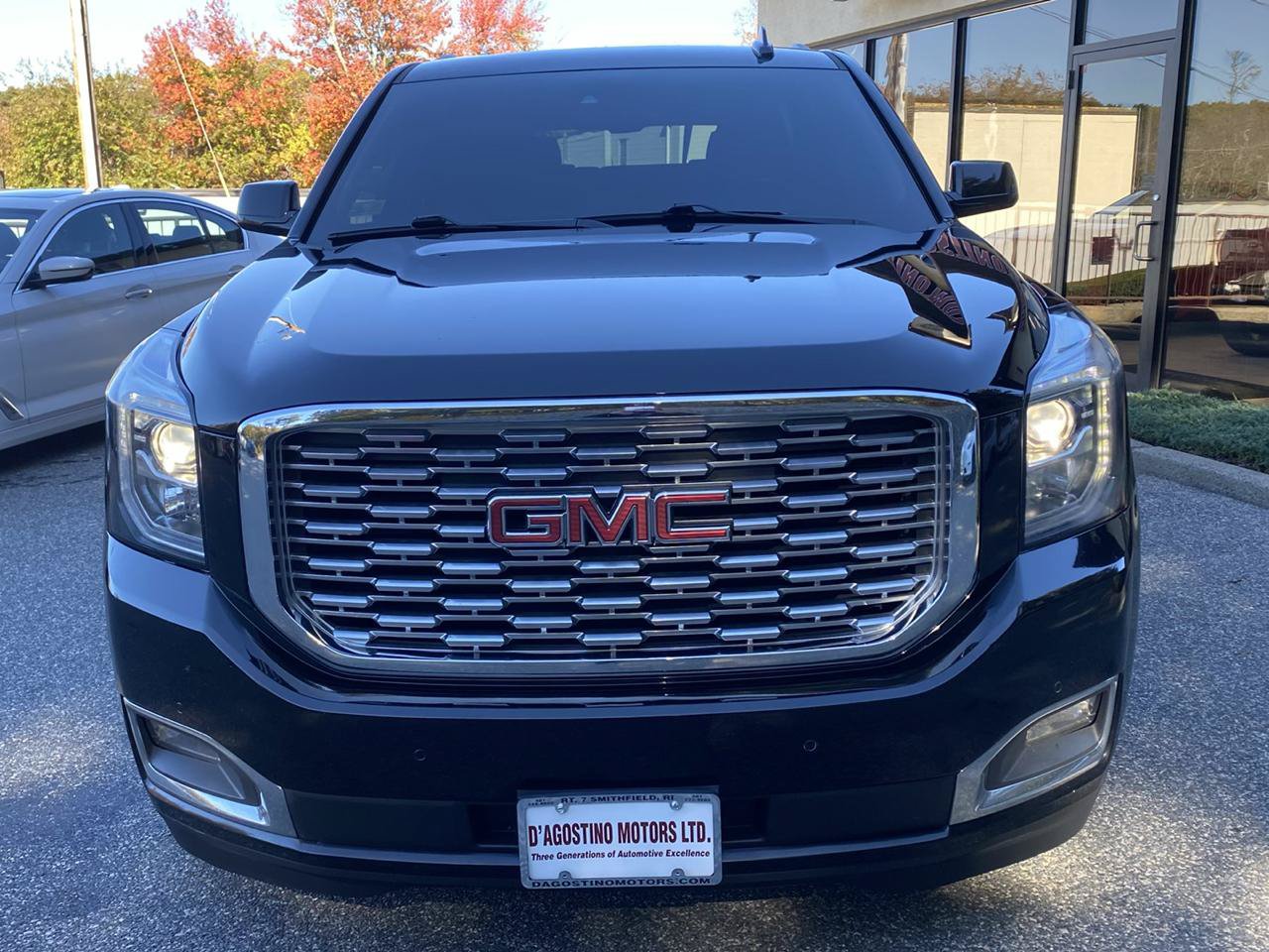 Used 2020 GMC Yukon Denali w/ Denali Premium Package AWD/4WD image 5