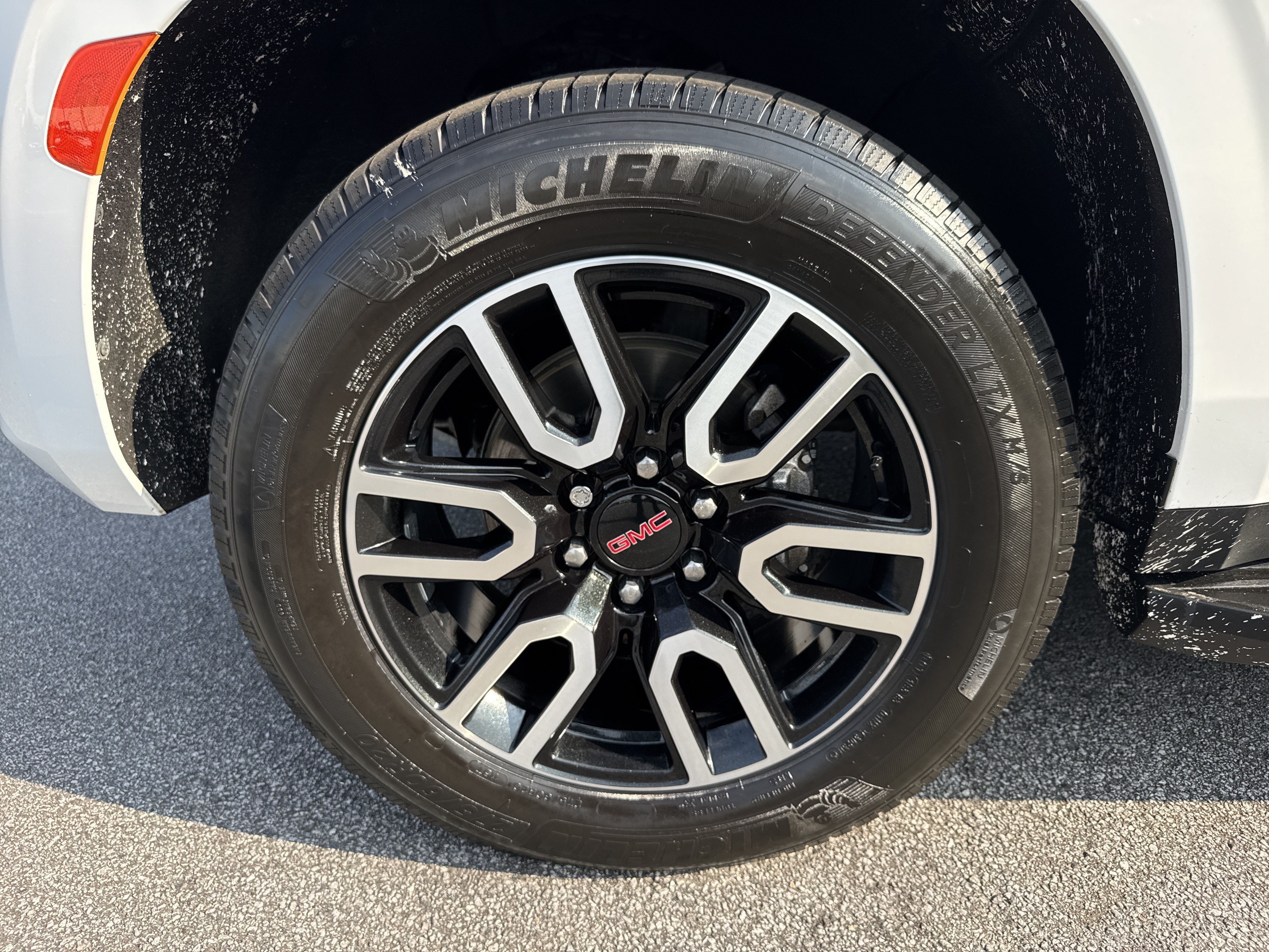 Used 2021 GMC Yukon XL AT4 w/ Rear Media and Nav Package AWD/4WD image 13