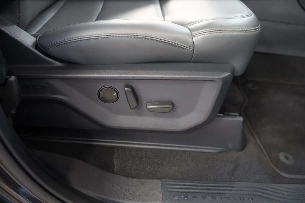 New 2026 Ford Expedition Active AWD/4WD image 23