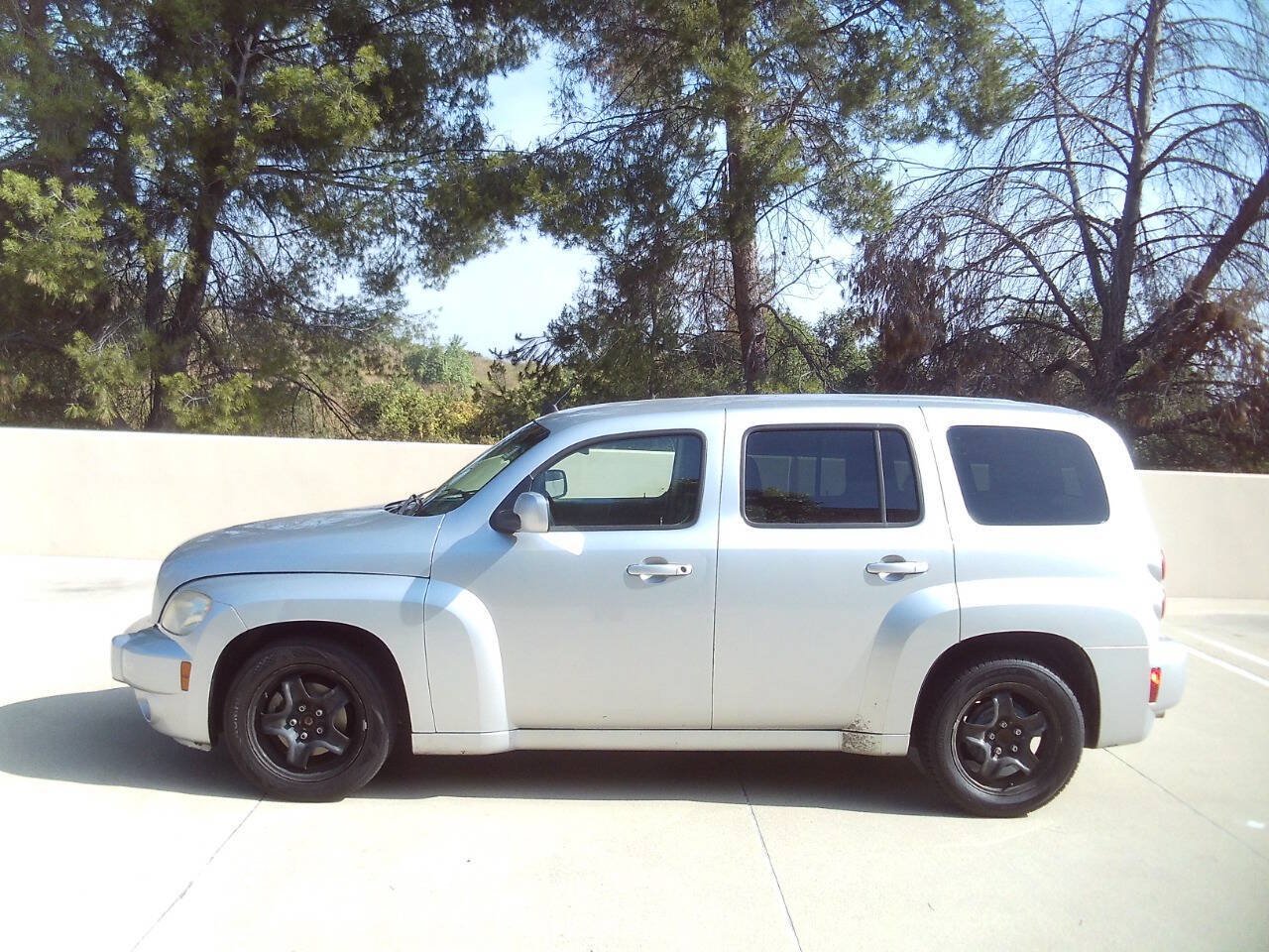Used 2010 Chevrolet HHR LT FWD image 9