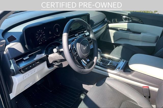 Used 2024 Kia Carnival SX Prestige image 12